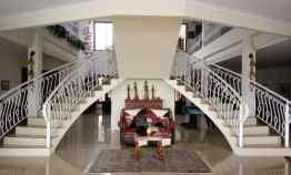 Villa Mewah dengan Kolam Renang Area Lembang Bandung Barat