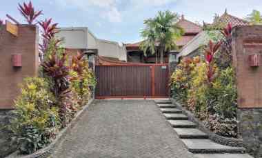Dijual Villa Mewah Super BU Harga Dibawah Pasar