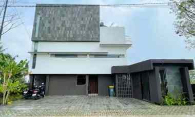 Villa Siap Huni Private Pool View Sawah dekat Sleman City Hall