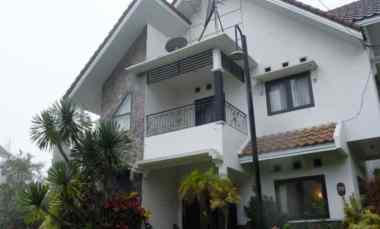 Villa Mewah Plus Pool View Sejuk dan Asri di Pesanggrahan Kusuma Batu