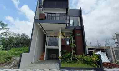 Villa Mewah Furnish di Ngaglik Sleman, View Sawah Gunung Merapi