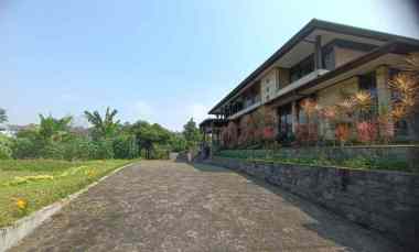Villa Dijual di Setiabudi setia Budi setiabudhi kota Bandung