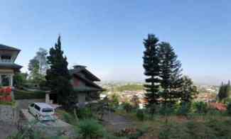 Dijual Villa Terawat dengan View Mantul di Cipanas