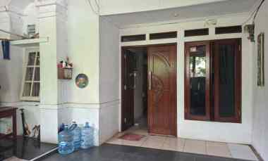 dijual villa villa cinere hijau