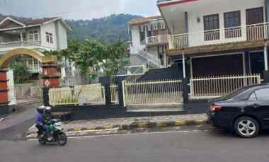 Dijual Murah Villa Songgokerto Batu, Lokasi Strategis dekat Wisata