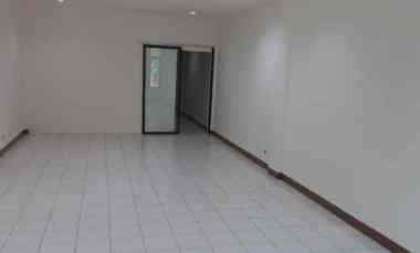 Disewakan Cepat Ruko Boulevar, Baru Renov, Rapi, Bagus