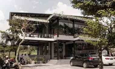 Disewakan Gedung Cafe Furniture dan Peralatan Cafe