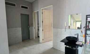 Disewakan/jual Rumah Dukuh Kupang Barat