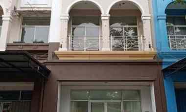 Disewakan Ruko Murah 3 Lantai Lokasi Strategis di Boulevard Galaxy