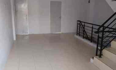 Disewakan Ruko Traffic Ramai Cocok untuk Investasi di Boulevard Hijau