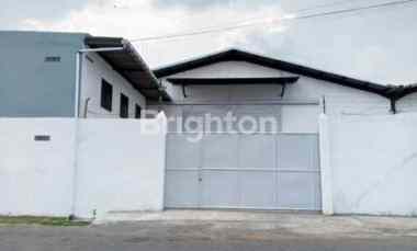 Gudang Siap Pakai Margomulyo Suri Mulia Permai dekat Gerbang Tol Margo