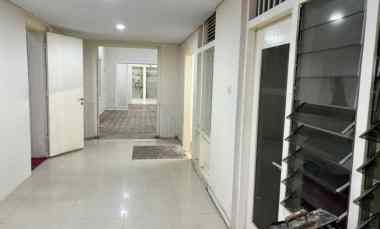 Rumah Raya Darmo Strategis Cocok untuk Usaha Kantor, Bank, Resto