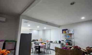 Disewakan Ruko Gandeng 2 Unit, 3,5 Lt, Bagus, Semi Furnished