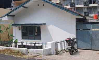 Disewakan Rumah Luas di Area Dago dekat Hotel Jayakarta Bandung Kota