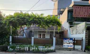 Disewakan Rumah 1 Lt, Bagus, Rapi, 10x16 M, Row 3 mobil, Kelapa Gading