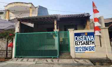 Disewakan CEPAT, Rumah 1 Lt, Rapi, Bagus, Row 2 Mobil, Kelapa Gading