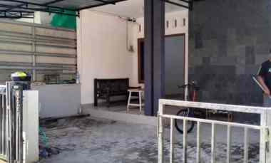 Disewakan Rumah Belakang Umy