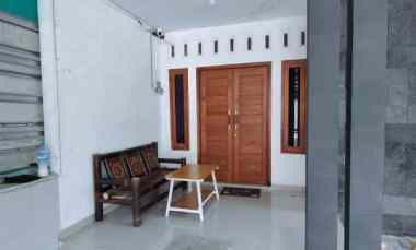 Disewakan Rumah Belakang Umy