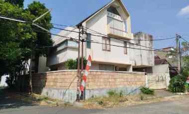 Rumah Mewah 2 Lantai Posisi Hook Lokasi dekat Bintaro Sektor 9