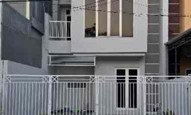 Rumah 2 Lantai Bumi Marina Emas dekat Hang Tuah, Pakuwon City Mall