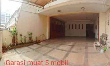 Rumah Bagus Semi Furnished SHM Disewakan Area Cempaka Putih