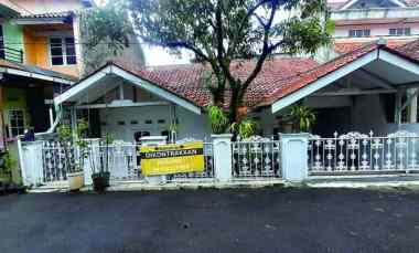 Rumah 2 Kamar Tidur 2 Kamar Mandi dengan Carport di Cijambe Bandung
