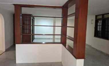 Disewakan Rumah Cocok untuk Kantor di Pancoran