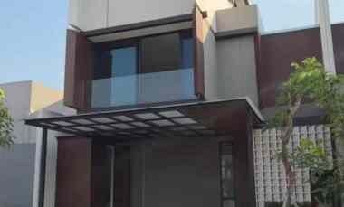 Disewakan Rumah Dempsey Hill Citraland Surabaya Rooftop Lake View
