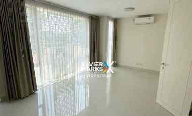 Disewakan Rumah di Grand Pakuwon Full Furnished