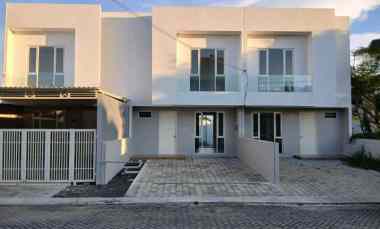Disewakan Cepat Rumah Baru Modern di Area Dian Istana, Surabaya