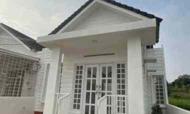 Rumah 2 Kamar, AC, Carport, Taman Sewa Murah di Perumahan Islami