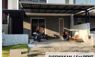 Sewa Rumah Dian Istana Park Avenue Semi Furnished dekat Graha Family