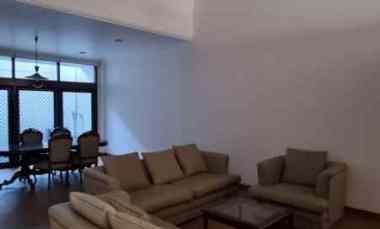 Rumah Disewakan di Jalan Kembangan Timur