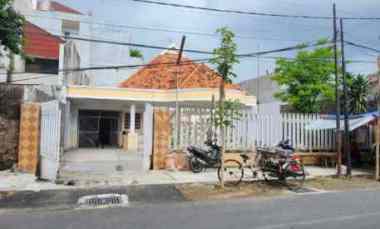 Disewakan 485 m2 Rumah Surabaya Pusat Jalan Teuku Umar - Kartini