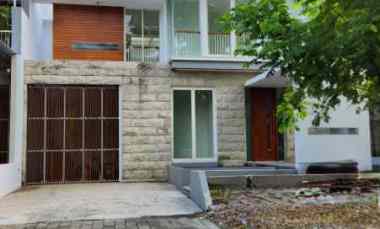 Disewakan Rumah Raya Eastwood Citraland Surabaya dekat Uc, Fresh Marke