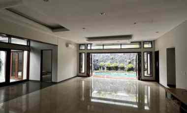 Rumah Bagus Strategis Bebas Banjir Disewakan di Kebayoran Baru