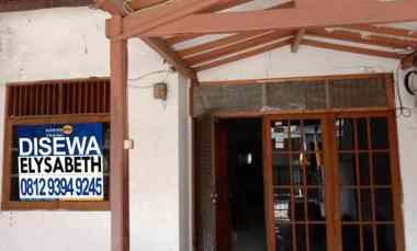 Disewakan Cepat Rumah 1,5 Lt, Kosongan, Row Jalan 2 Mobil, Klp Gading