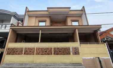 Rumah Klampis Semolo Strategis Siap Huni Semi Furnished Carport