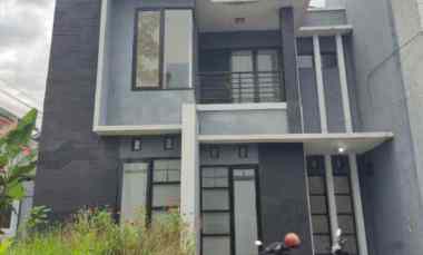 Rumah Komplek Sariwangi Open Space Ling Nyaman Posisi Hook