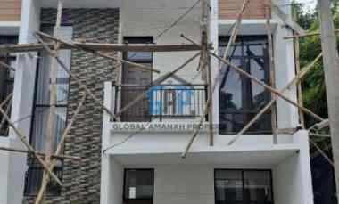 Rumah Cantik Komplek Sariwangi Siap Huni Akses Jalan Mudah