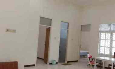 Disewakan Rumah Putat Indah Tengah Sebelah Tol Mayjend Sungkono