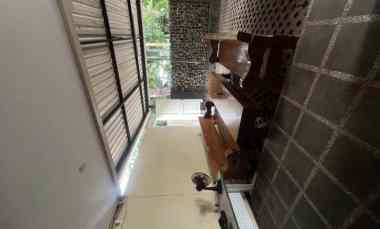 Rumah 2Lt Disewakan Semi Furnished Siap Huni SHM di Menteng Jakarta Pu