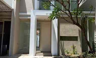 Rumah Minimalis, Pakuwon City, 2 lantai, dekat PCM, San Antonio, Minim 2 Thn