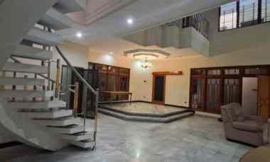 Rumah Prapen Siap Huni 2 Lantai Bagus Marmer Semi Furnish