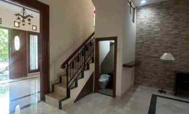 Disewakan Rumah Lokasi Strategis di Ragunan Lingkungan Nyaman