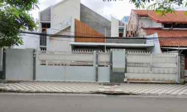 Rumah Luas 600 Strategis di Raya Dharmahusada, Surabaya Timur