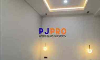 Disewakan Rumah Terenovasi di Summarecon Crown Gading Cluster Regia