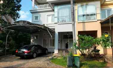 Disewakan Town House di Taman Resort Mediternia, PIK