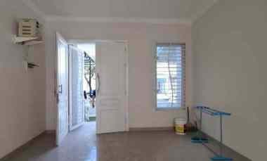 disewakan villa jalan boulevard barat raya