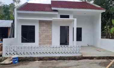 DP 0 Rumah Cantik Desain Modern Siap Huni di Sedayu